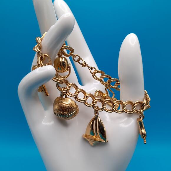 Vintage Monet Sports Theme Charm Bracelet, Football, Golf, Tennis, 7 Inches - Picture 3 of 13